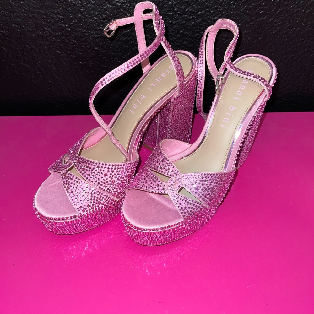 New Gianni Bini rhinestone platform heels